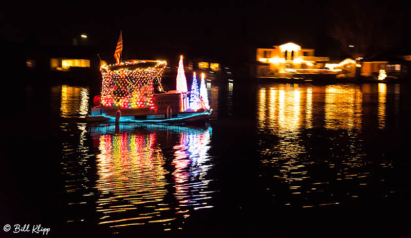 Willow Lake Lighted Boat Parade, Photos by Bill Klipp