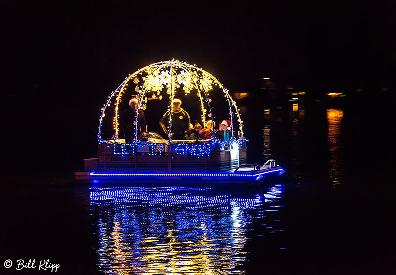 Willow Lake Lighted Boat Parade, Photos by Bill Klipp