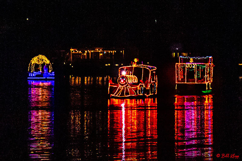 Willow Lake Lighted Boat Parade, Photos by Bill Klipp